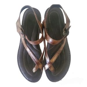 Born crown women's bronze comfort sandals size US8/39 Euro.